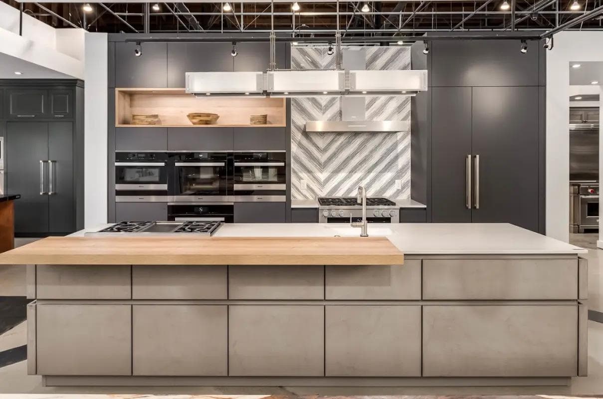 showroom image 17